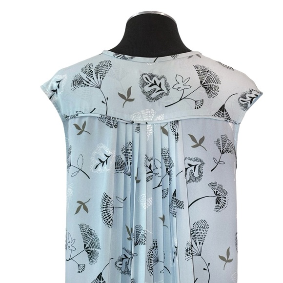 Chelsea28 - Leaf Print Pleat Back Cap Sleeve Pullover Top – Small - Picture 6 of 9